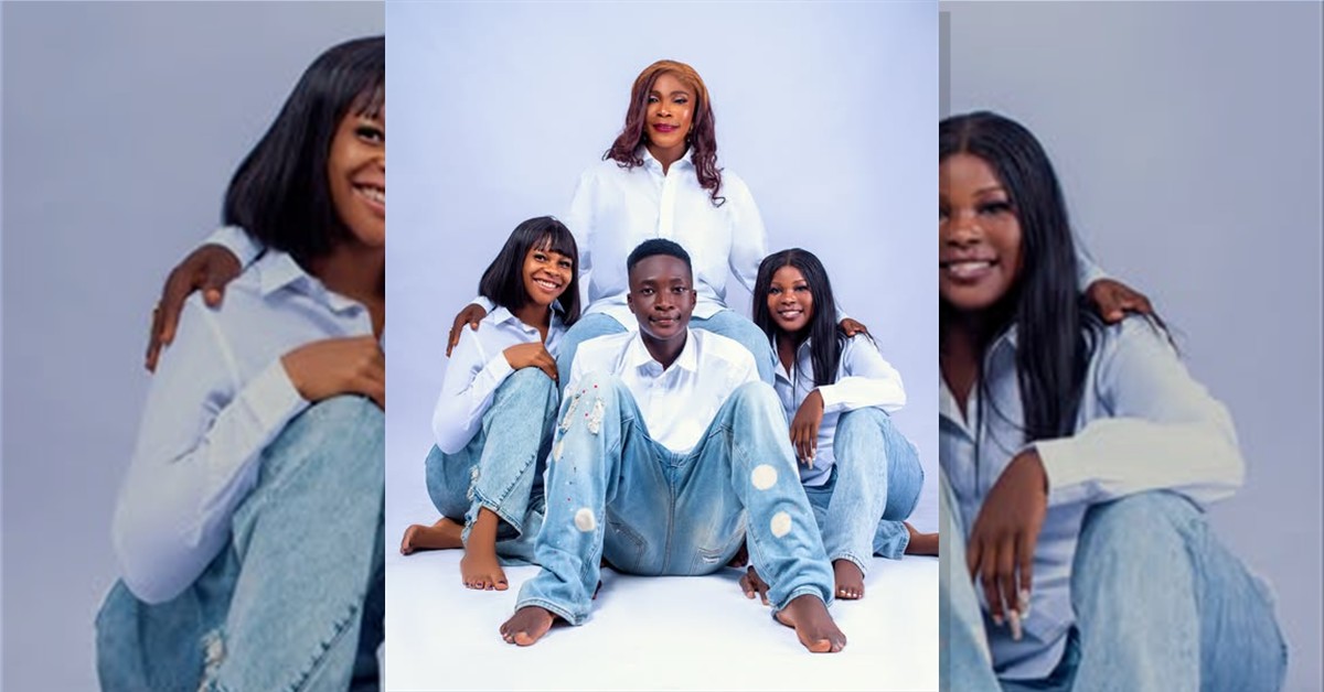 Family portrait session by Captures Studio in Surulere, Lagos