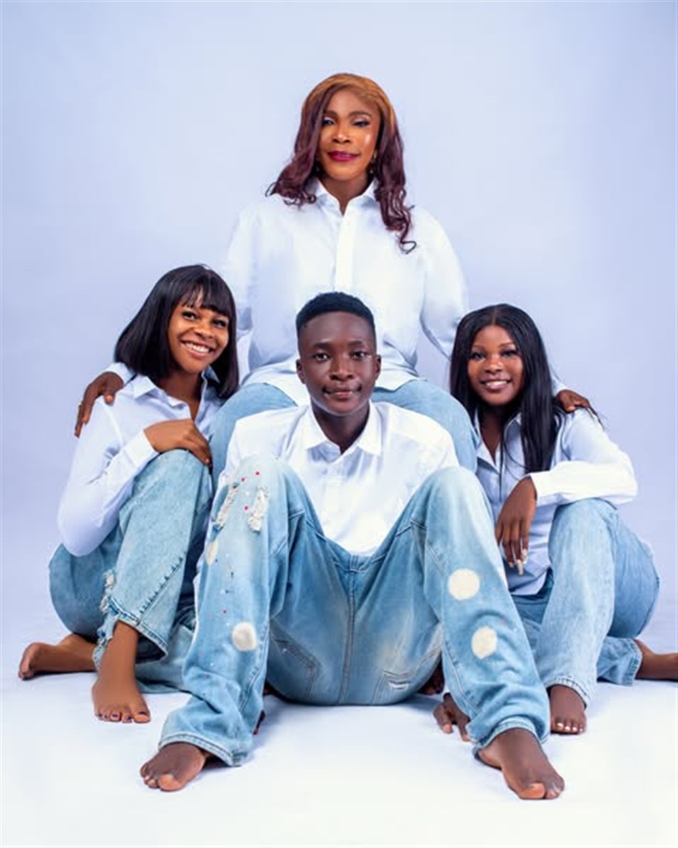 Maternity and family photography session at Captures Studio